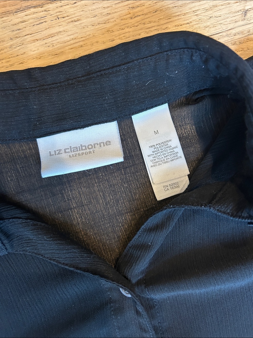 🌸3 FOR $20🌸 Liz Claiborne Black Button-Down Shirt - Picture 3 of 6